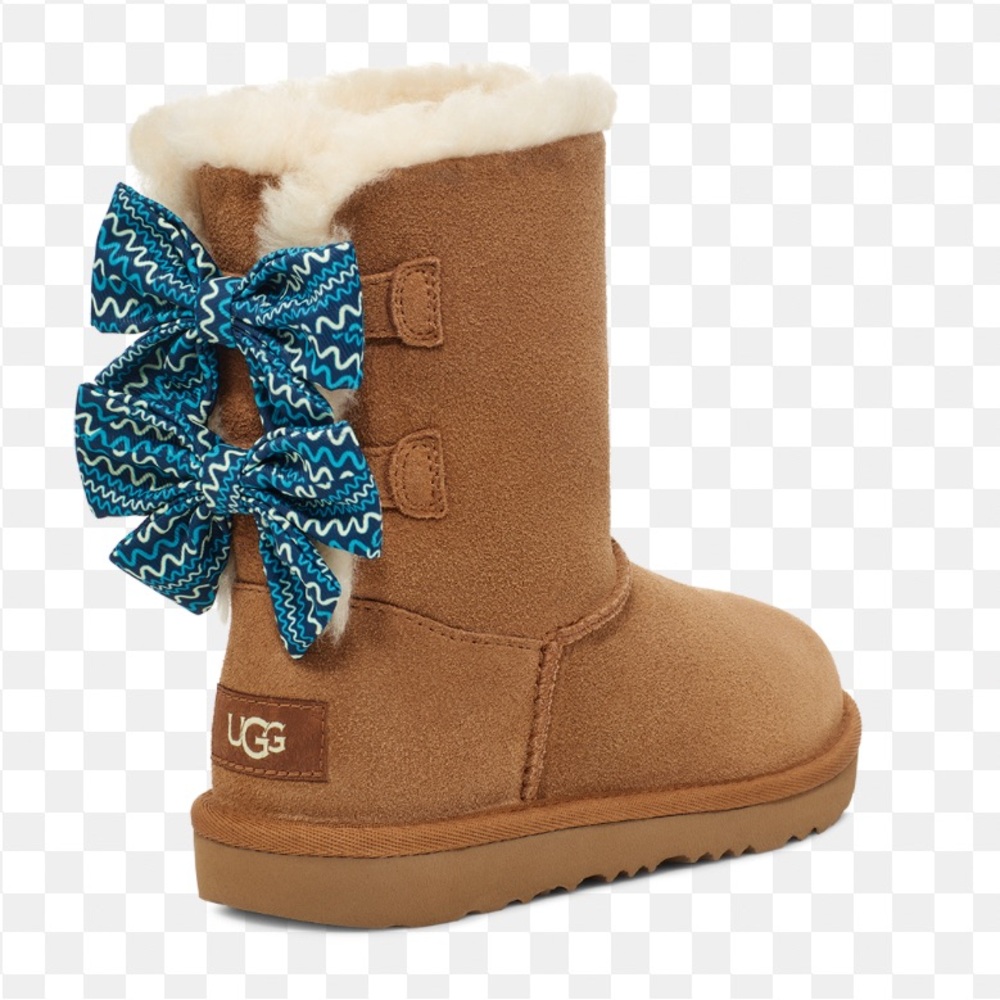 UGG T Bailey bow squiggles